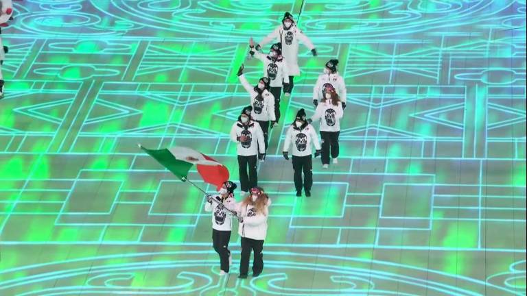 Los vistosos uniformes de los mexicanos.