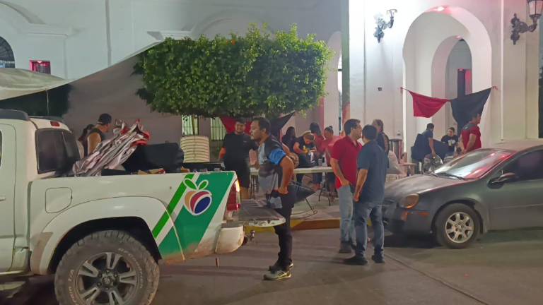 Trabajadores del Ayuntamiento de Escuinapa recibieron la notificación del Tribunal Municipal de lo Contencioso sobre la declaración de inexistencia de la huelga.