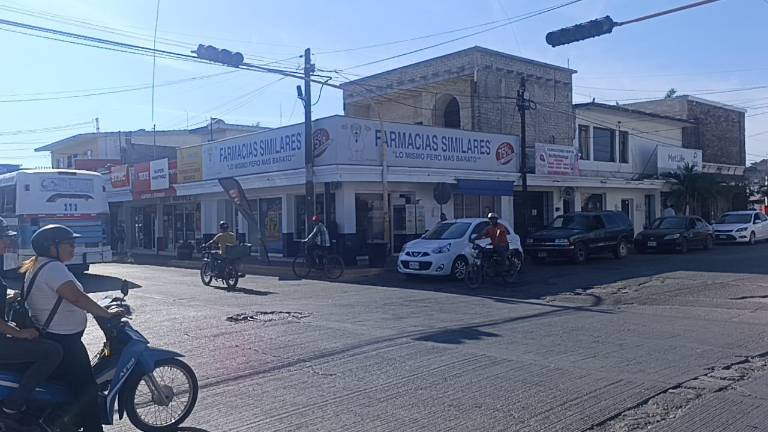 Los usuarios indican que hay un riesgo latente cada vez que circulan por los cruces viales.