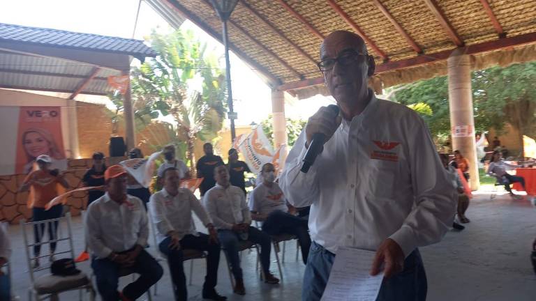 El Senador y Presidente del Consejo General de Movimiento Ciudadano Dante Delgado Rannauro acudió al municipio para dar ‘espaldarazo’ a los candidatos de su partido.