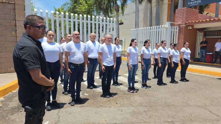 Un grupo de 23 hombres y mujeres comenzó formalmente su preparación para integrarse a la Secretaría de Seguridad Pública y Tránsito Municipal.