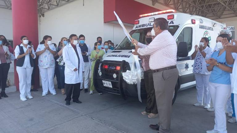 Activan ambulancia en el Hospital General de Escuinapa... un año después de haberla recibido
