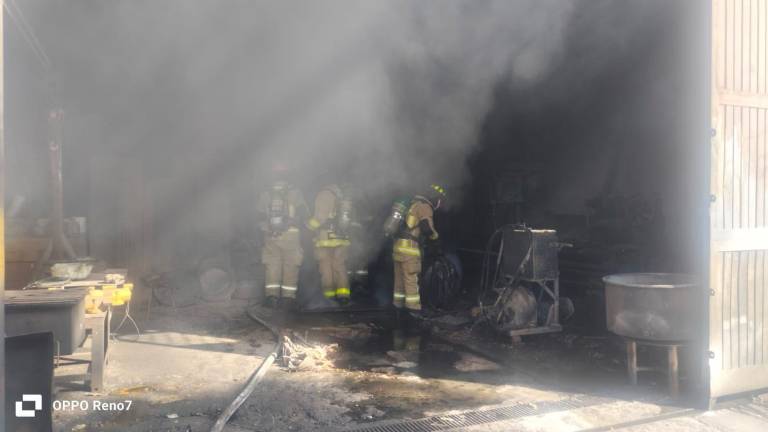 Este incendio se registró en el taller ubicado sobre el callejón Veracruz, cerca de la calle Isabel II.