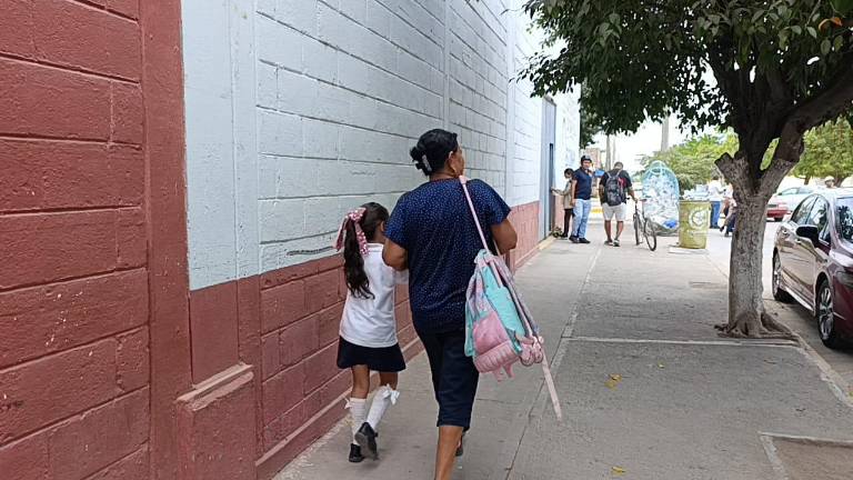 La detonación de explosivos en las instalaciones de Seguridad Pública de Escuinapa generó crisis nerviosa en una primaria aledaña.