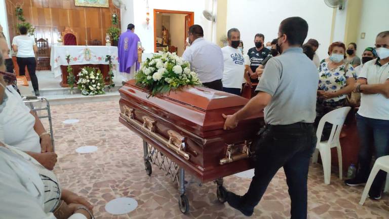 Misa de cuerpo presente de El Recodito, el chofer de ecotaxi asesinado,