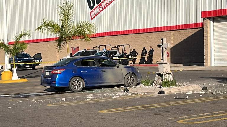 Un cenotafio fue destruido en un centro comercial de Culiacán.