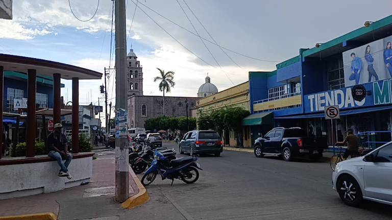 Los comercios se muestran con poca clientela.