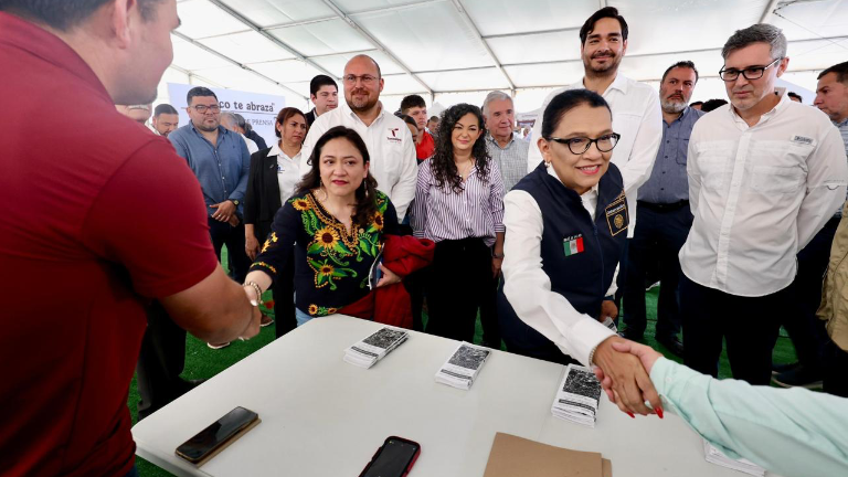 El Gobierno de México cuenta con el programa “México te abraza” para atender a los mexicanos deportados desde Estados Unidos.