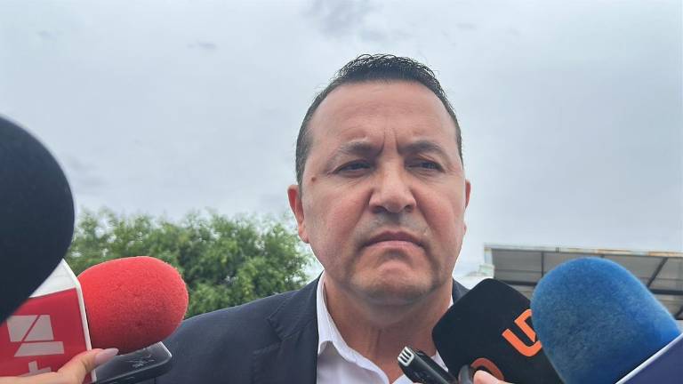 El Vicefiscal General de Sinaloa con licencia, Dámaso Castro Zaavedra, tras acudir a la FGR en Culiacán.
