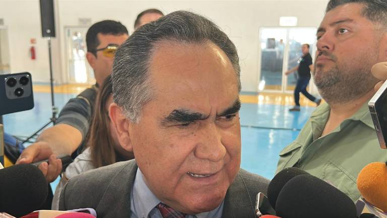 El Rector de la UAS Jesús Madueña Molina explica el proceso por el que pudieron conseguir los recursos de la Secretaría de Hacienda.