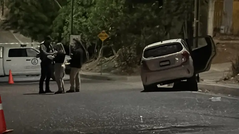 Un vehículo fue atacado a balazos en la colonia Buenos Aires, donde dos hombres murieron y otros dos resultaron heridos.