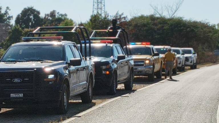 Un convoy de corporaciones de seguridad y auxilio se movilizó este jueves hacia la zona de Chele, El Rosario, tras el reporte de un derrumbe en una mina.