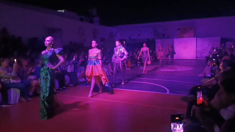 El ‘Fashion Show da Milan’ se realizó en Escuinapa a beneficio de las obras del Club de Leones.