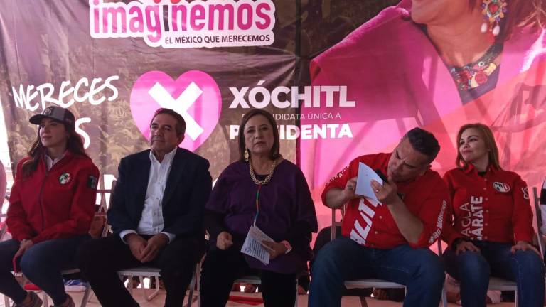 Durante el evento de Xóchitl Gálvez en Ahome, mujeres reclaman participar en los discursos.
