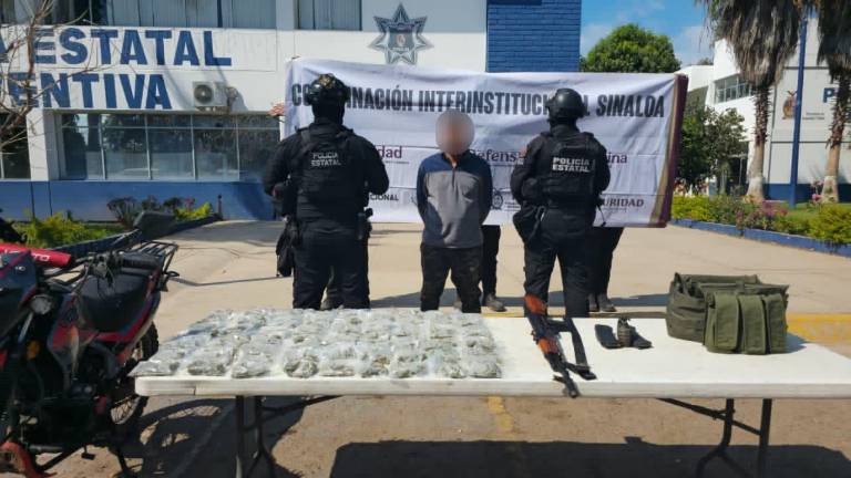 El civil fue detenido en posesión de un fusil de grueso calibre y una granada de fragmentación en Navolato.