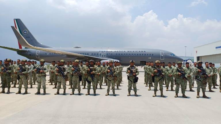 Los 90 efectivos del Cuerpo de Fuerzas Especiales del Ejército Mexicano despegaron a bordo de un avión Boeing 737/800 de transporte pesado de la Fuerza Aérea Mexicana.