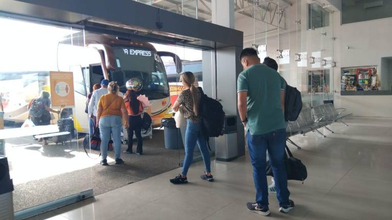 El servicio de transporte hacia Culiacán ya se encuentra restablecido.