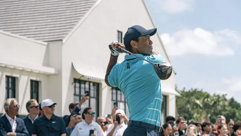 Tiger Woods pasó detenido ocho horas.