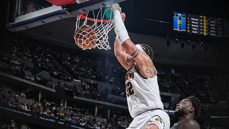 Con este triunfo, los Nuggets se adelantan 1-0 en la serie.