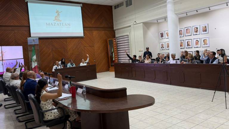 En Cabildo, regidoras y regidores aprobaron por unanimidad diversos dictámenes que fueron presentados.