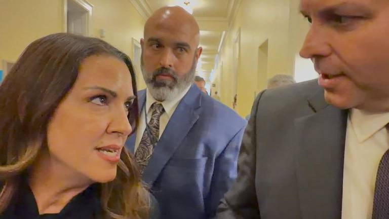 El Diputado federal Mario Zamora Gastélum con la funcionaria antidrogas de Estados Unidos Sara Carter.