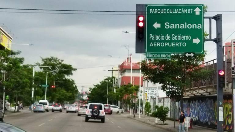 Reparación de semáforos en Culiacán.