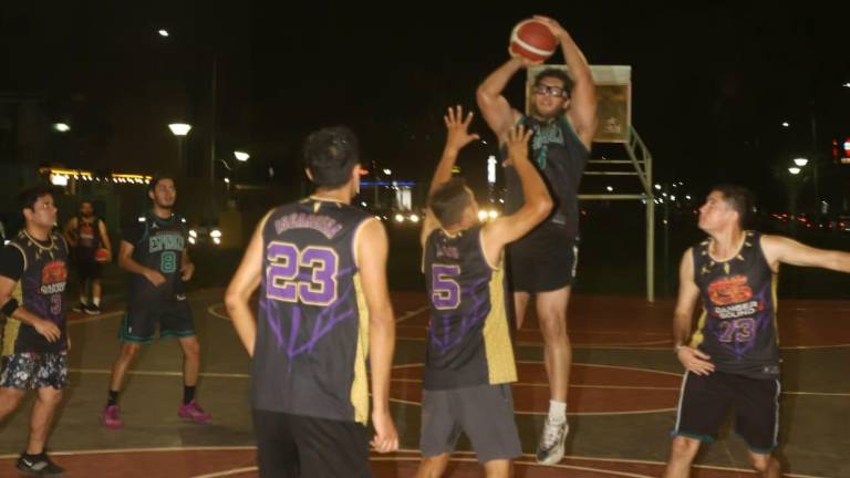 Resultados vibrantes en la cancha Óscar Pérez Escobosa.