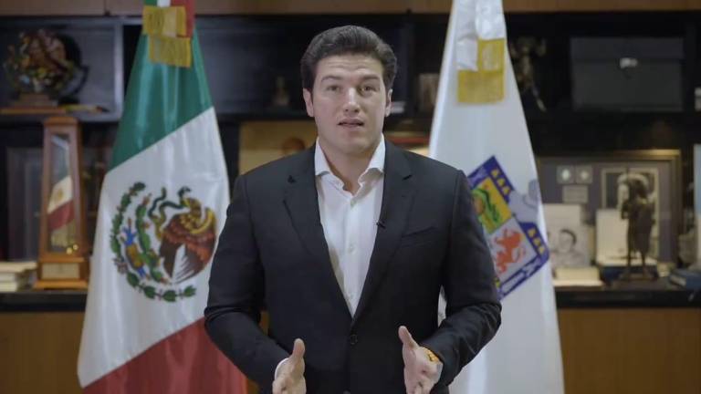 Samuel García regresa a la Gubernatura de Nuevo León, aunque el Congreso del Estado afirma que su permanencia es ilegal debido a que su licencia al cargo sigue vigente.