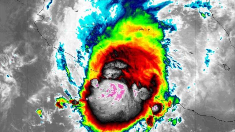 A las 5:00 de la madrugada, el huracán “Rick” tocó tierra en La Unión de Isidoro Montes de Oca, Guerrero.