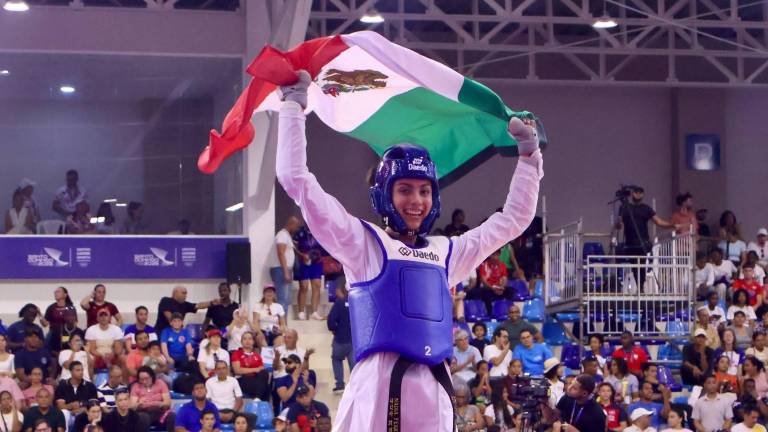 La taekwondoín Nadia Ferreira gana en la categoría -53 kg.