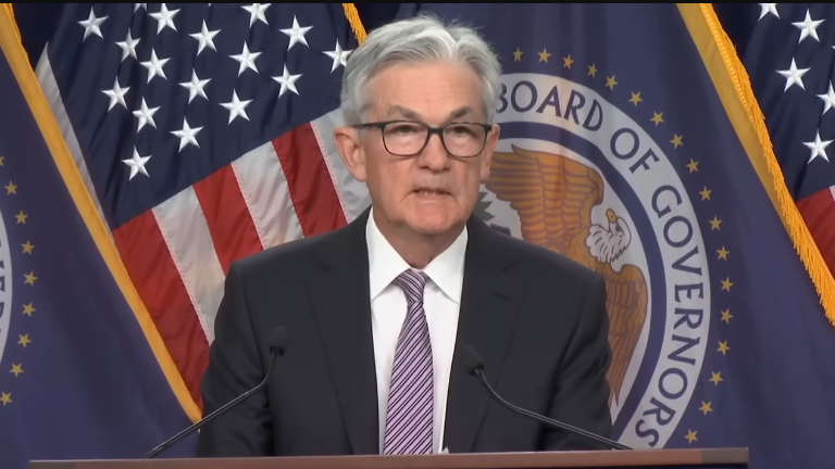 El presidente de la FED, Jerome Powell, refirió a título personal, que la economía de EU tenía más posibilidades de evitar una recesión que de contraerse.