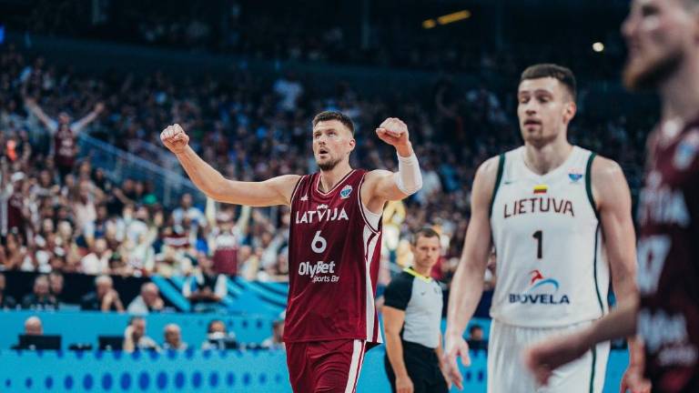 Kristaps Porzingis llega a Warriors.