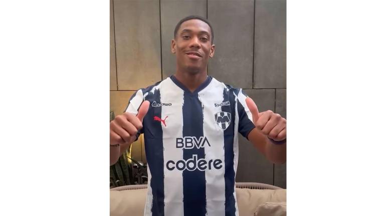 El atacante francés fue separado del plantel luego de negarse a ingresar en el partido contra Chivas.