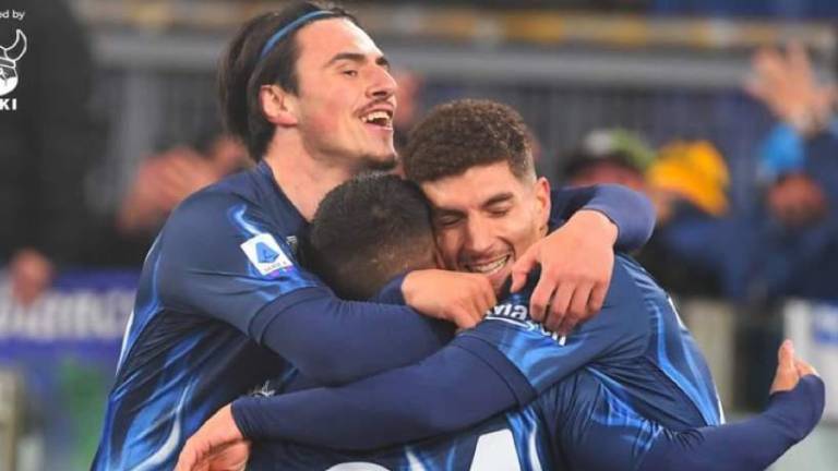 El Napoli vence 2-1 al Lazio y asalta el liderato de la Serie A
