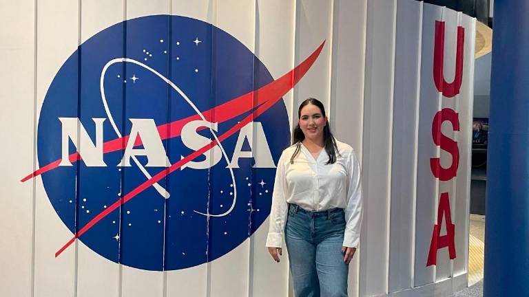 María de Jesús Verdugo López se capacita en la NASA y descubre el papel de las ciencias sociales en la industria aeroespacial.