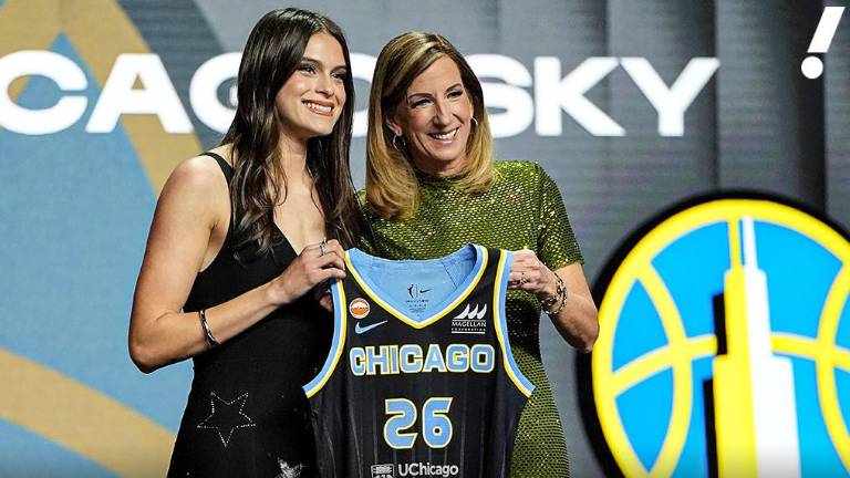 Gabriela Jaquez (extrema derecha) formó parte del grupo de jugadoras invitadas por la WNBA para estar presentes en Nueva York para el Draft.