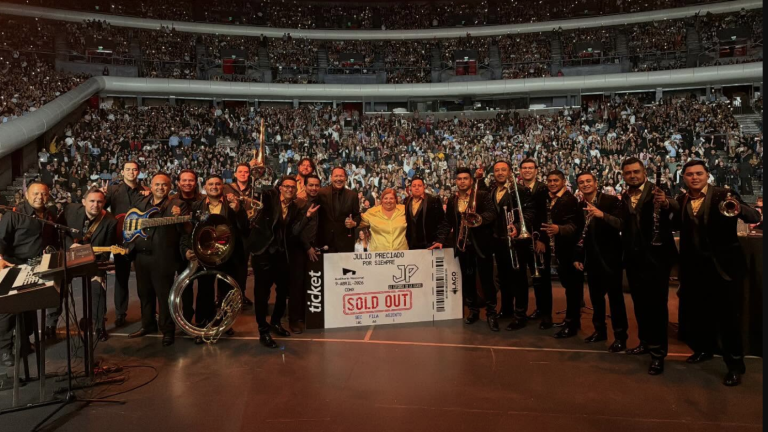 Julio Preciado logra lleno total en el Auditorio Nacional.