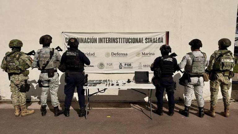 Aseguran 13 celulares y “puntas” en penal de Aguaruto, en Culiacán