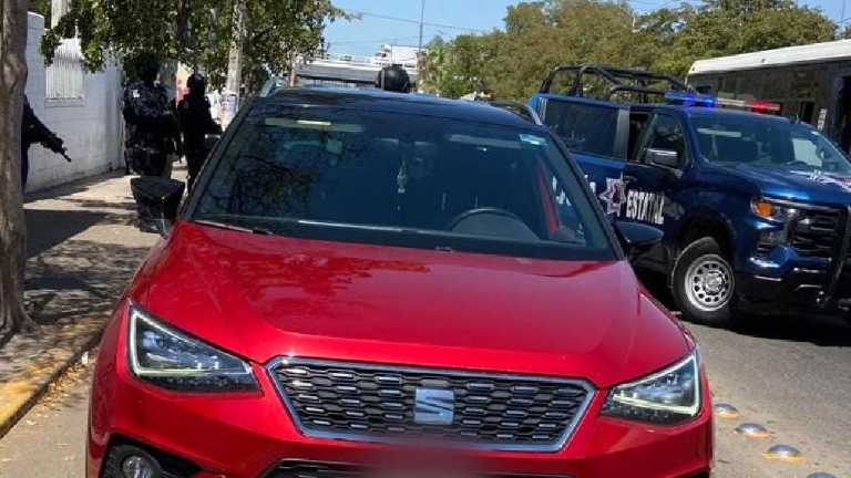 Policías estatales y municipales acudieron a la clínica para apoyar en el operativo en el Sector Humaya.