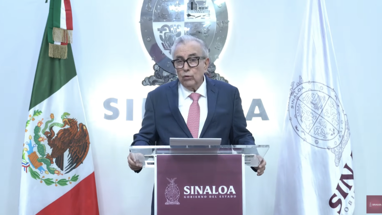 Rubén Rocha Moya anunció este viernes que se separa temporalmente del cargo de Gobernador para facilitar la investigación de la FGR.