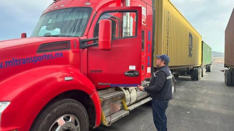 Donald Trump anunció la imposición de aranceles a camiones pesados importados y productos de mobiliario doméstico.