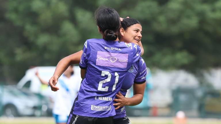 Linda Hernández marca su primer gol en Liga MX.