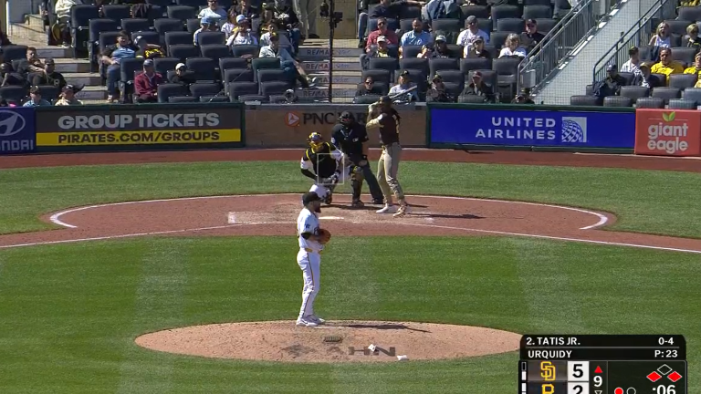 José Urquidy releva en derrota de Piratas ante Padres