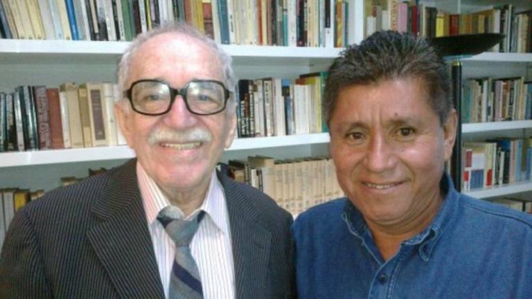 Gabriel García Márquez y el Profesor Cruz Hernández, en una visita que hizo este último a la casa del Nobel, en la Ciudad de México.