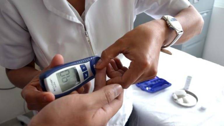 De acuerdo a encuesta de salud, el 18.3 por ciento de la población en México padece de diabetes, así como un 22.1 por ciento tiene prediabetes.