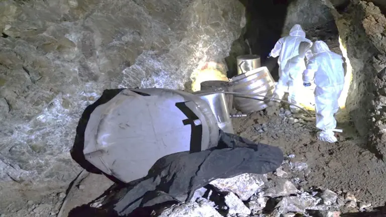 El Ejército localizó zonas con precursores químicos y equipo usado para producir metanfetamina en Sinaloa.