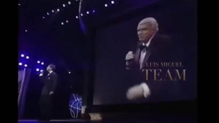 Luis Miguel en el cumpleaños de Frank Sinatra