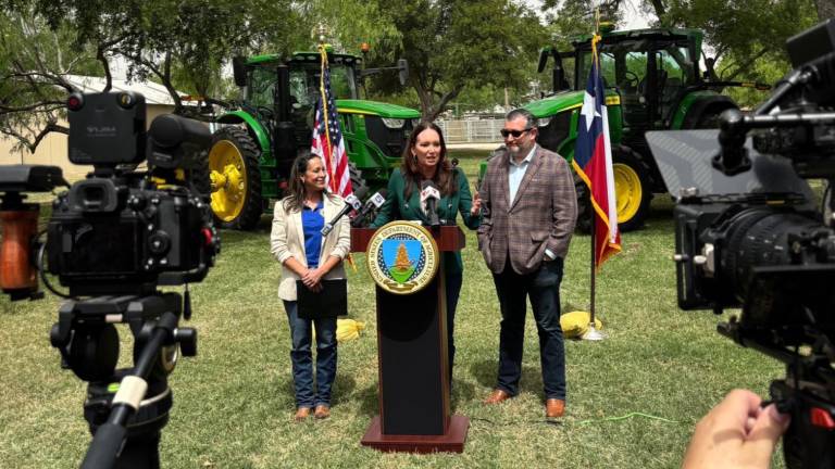 Brooke Rollins anunció un acuerdo de subvención de 280 millones de dólares para brindar un alivio económico a los agricultores y productores elegibles del Valle del Río Grande.