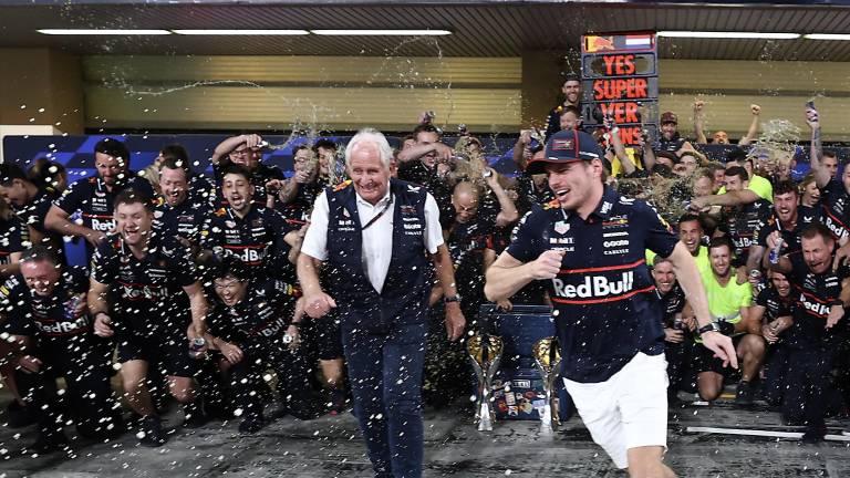 Helmut Marko culpa a Christian Horner de las críticas racistas contra Checo Pérez.