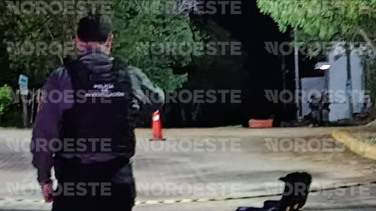 Elementos de la Marina descubrieron un bulto extraño tirado a media calle y al acercarse se percataron que era el cuerpo desmembrado de una persona.